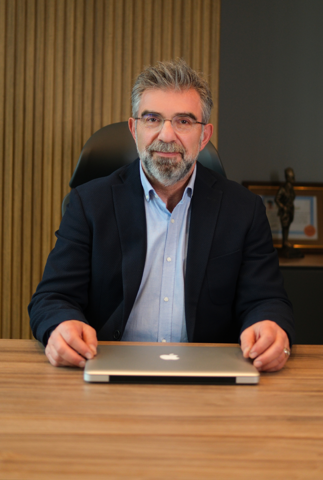 Op.Dr. İsmet Akçay